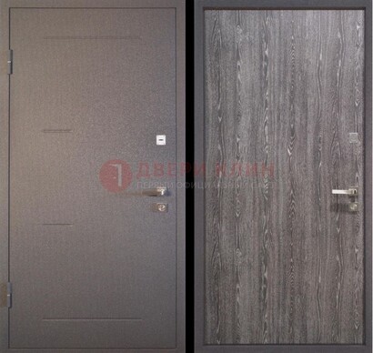 Серая металлическая дверь с порошковым напылением ДП-148 в Чебоксарах