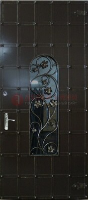 Высокая железная дверь со стеклом и ковкой ДСК-15 в Чебоксарах